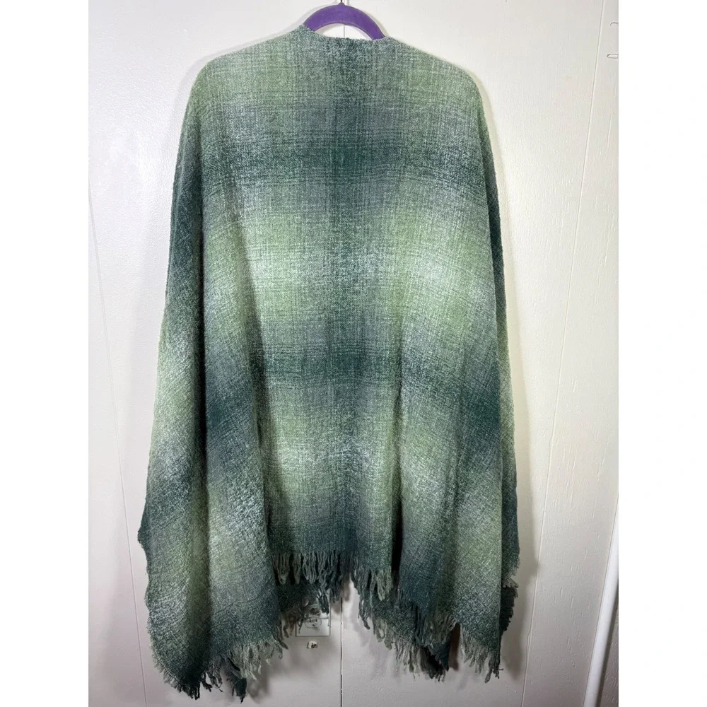 Kerry Woollen Mills Celtic Green Ombre Plaid Lambswool Blend Shawl Wrap Ireland
